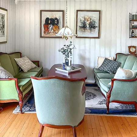 5 Bedroom Lovely Home In Trogstad Holiday home *